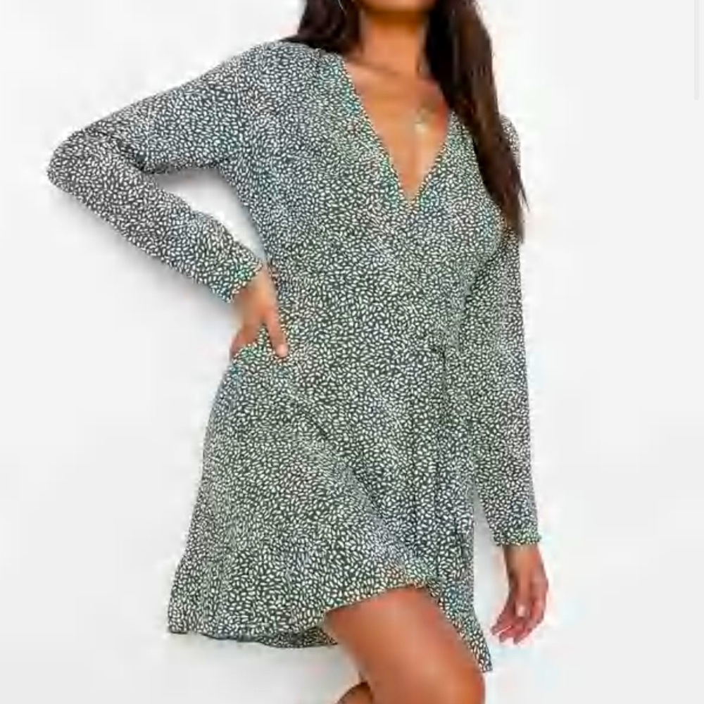 Missguided Green Sprinkle Ruffle Wrap Dress!!!